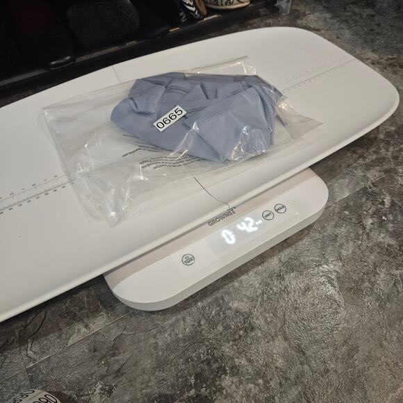 Lululemon Women’s Light Blue Perforated Training T-Shirt Short Sleeve Size 8/10 - Picture 7 of 7